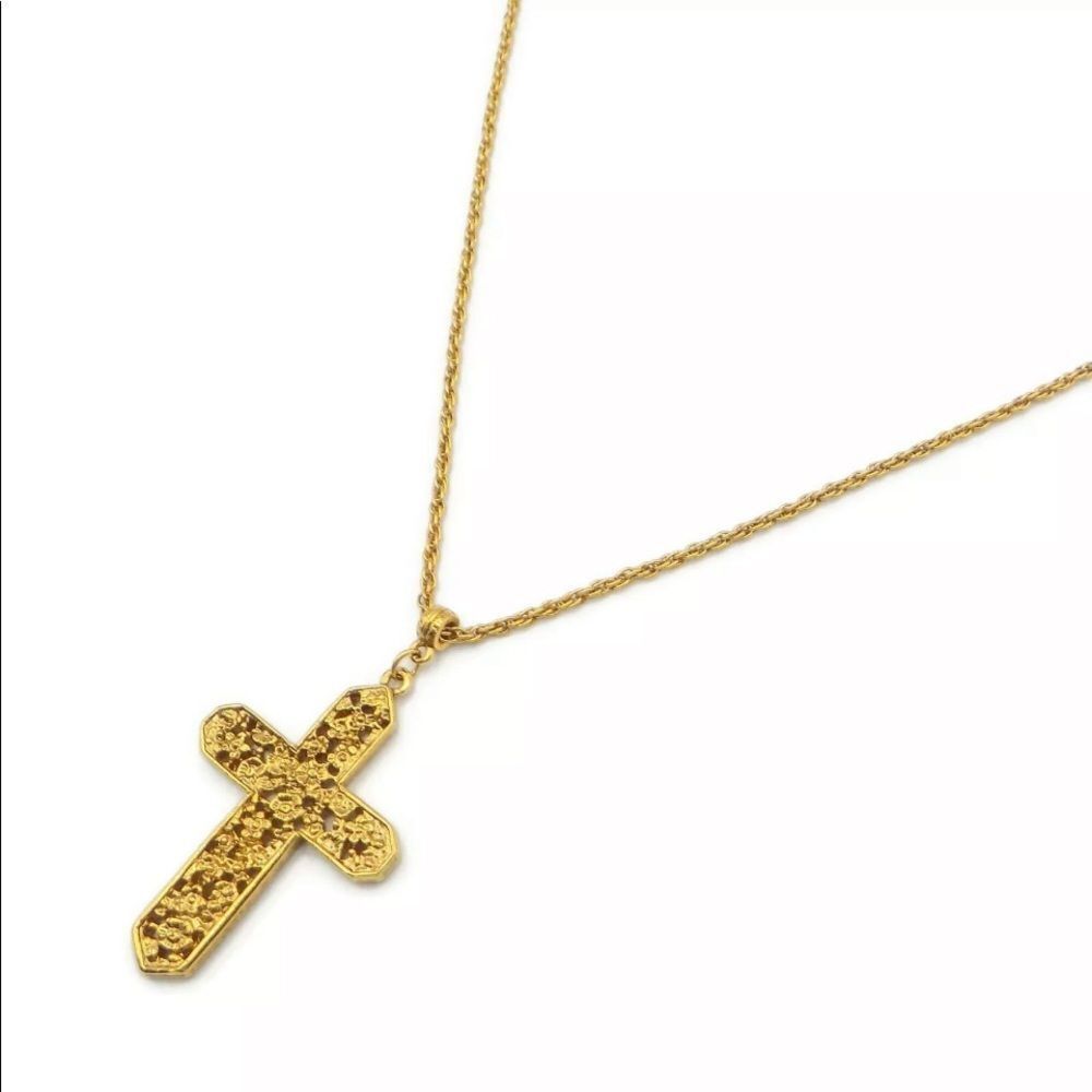 1928 Jewelry Company Cross Pendant Necklace Openwork Rose Pattern 30 In